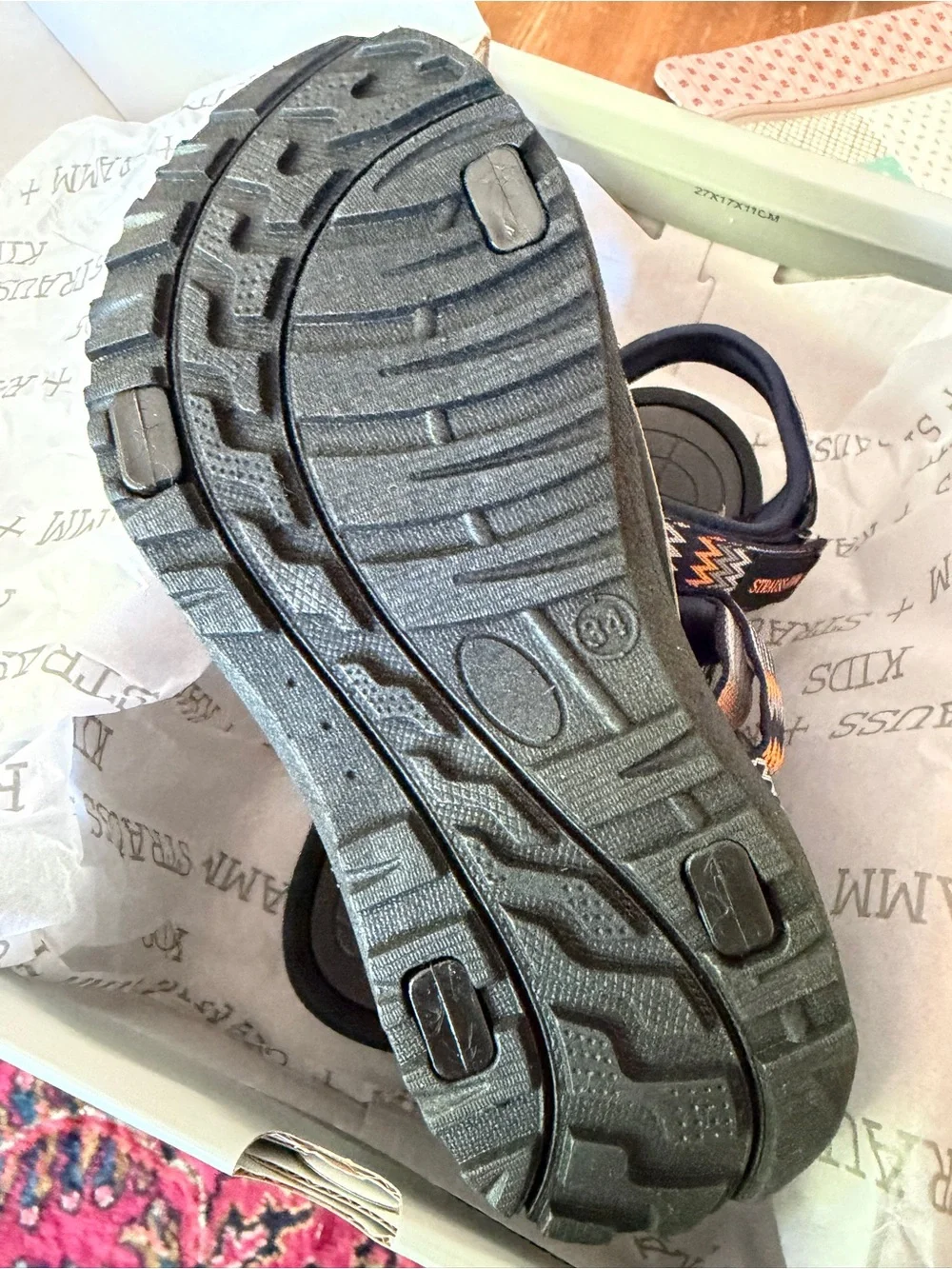 Brand new unisex sandals size 3 kids Strauss and ramm kids.
